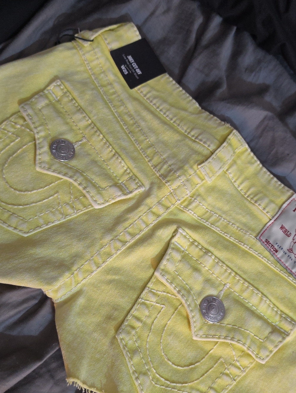 NWT True Religion JUMIORS SIZE 0 Yellow Denim Shorts SHORTIE SHORTS